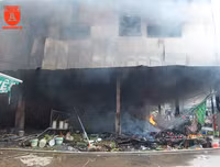 Cận cảnh hiện trường vụ cháy chợ Quang, xã Thanh Liệt, huyện Thanh Trì