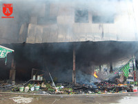 Cận cảnh hiện trường vụ cháy chợ Quang, xã Thanh Liệt, huyện Thanh Trì