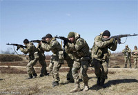 [ẢNH] Ukraine tính đổ 3.000 binh sĩ để tái chiếm lại khu vực Donetsk, miền Đông nước này