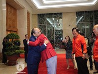 [ẢNH] Toàn cảnh xúc động đón mừng những người hùng của bóng đá Việt Nam