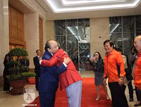 [ẢNH] Toàn cảnh xúc động đón mừng những người hùng của bóng đá Việt Nam