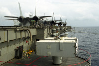 [ẢNH] Hệ thống tên lửa phòng không đặc biệt trên tàu sân bay Mỹ