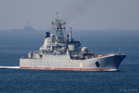 [ẢNH] Tàu vận tải Nga cấp tốc mang thêm xe tăng đến Syria chuẩn bị cho trận chiến quyết định