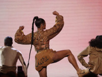 [Ảnh] Những hình ảnh ấn tượng tại Lễ trao Giải thưởng Âm nhạc Mỹ 2019