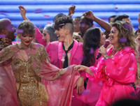 [Ảnh] Những hình ảnh ấn tượng tại Lễ trao Giải thưởng Âm nhạc Mỹ 2019