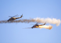 [ẢNH] Trực thăng tấn công hạng nặng Mi-35P 'thổi' sập lễ đài tại Indonesia