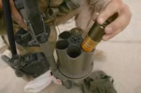 [ẢNH] Siêu súng phóng lựu Trung Quốc sao chép từ nguyên mẫu của Nam Phi