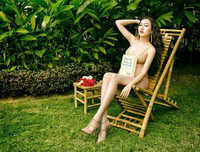 Hoa hậu Huỳnh Thúy Anh tự tin khoe 