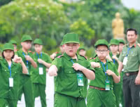 Khởi động chương trình 