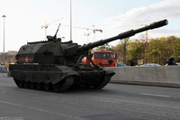 Nguyên nhân khiến siêu pháo tự hành 2S35 Koalitsiya-SV của Nga mãi chưa thoát cảnh 