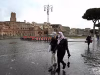 [ẢNH] Tham mưu trưởng lục quân Ý Tướng Salvatore Farina nhiễm Covid-19