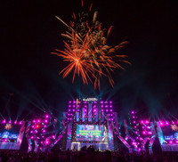 Mỹ Tâm hội ngộ Bích Phương trên sân khấu đại nhạc hội Technology Party