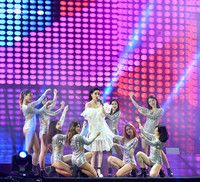 Mỹ Tâm hội ngộ Bích Phương trên sân khấu đại nhạc hội Technology Party