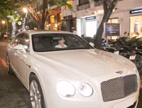 Việt Anh tậu Bentley siêu sang sau 