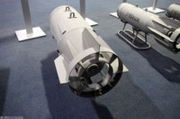 [ẢNH] Tàu vận tải Nga chở đầy bom có sức công phá lớn cập cảng Syria