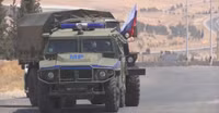 [ẢNH] Đoàn xe tuần tra quân cảnh Nga bị trúng mìn tại Daraa, Syria