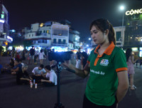 Ghi hình xử phạt hành vi xả rác nơi công cộng ở Hà Nội