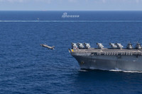 [ẢNH] Biên đội chiến hạm cực mạnh của hải quân Mỹ bất ngờ tập trận