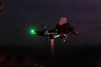 [ẢNH] Tàu đổ bộ tối tân nhất của Mỹ mang đầy F-35B tập trận tại Biển Đông