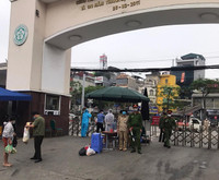 [Ảnh] Lực lượng Công an chốt chặn, kiểm soát chặt chẽ Bệnh viện Bạch Mai phòng dịch Covid-19