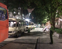 [Ảnh] Lực lượng Công an chốt chặn, kiểm soát chặt chẽ Bệnh viện Bạch Mai phòng dịch Covid-19