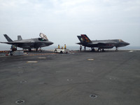 [ẢNH] Siêu tàu đổ bộ cùng F-35B của Mỹ rầm rập tập trận tại cửa ngõ biển Đông