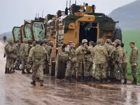 [ẢNH] Không quân Syria oanh kích dữ dội trạm kiểm soát Thổ Nhĩ Kỳ vừa thiết lập tại Idlib