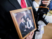 Kì lạ nghi lễ tôn thờ súng đạn tổ chức ở nhà thờ của Mỹ