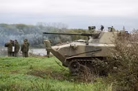 [ẢNH] Tìm hiểu xe thiết giáp Nga vừa vượt đèn đỏ đâm ô tô