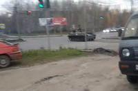 [ẢNH] Tìm hiểu xe thiết giáp Nga vừa vượt đèn đỏ đâm ô tô