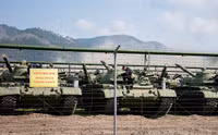 [ẢNH] Quân đội Syria được Nga cấp tốc tăng viện phiên bản xe tăng T-62 mạnh nhất để đánh Idlib?