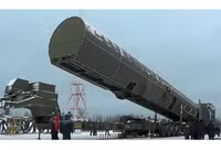 [ẢNH] Tên lửa Sarmat Nga sẽ khiến những đầu nóng Mỹ phải nghĩ lại