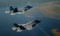 [ẢNH] Vì sao Mỹ lại che giấu kết quả đối kháng giữa F-22 và F-35?