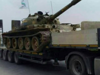 [ẢNH] Xe tăng Syria tiến vào Idlib sau thắng lợi bước ngoặt ở Hama