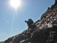 [ẢNH] Cận cảnh cuộc sống vất vả mưu sinh tại bãi rác lớn nhất thế giới