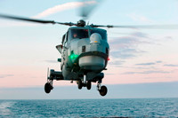 [ẢNH] Chiến hạm Anh sắp vào biến Đông mang theo trực thăng từng được Việt Nam 