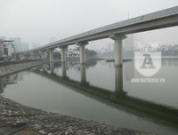 Xe đạp lọc nước ở hồ Hoàng Cầu 