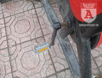 Xe đạp lọc nước ở hồ Hoàng Cầu 