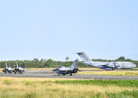 [ẢNH] 'Chiến đấu cơ' đắt hơn F-35A Mỹ tiếp tục đổ về Trung Đông