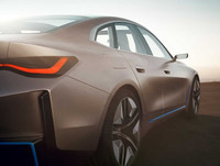 [ẢNH] BMW i4 concept EV trình làng với lưới tản nhiệt siêu khổng lồ