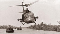[ẢNH] Vì sao kho vũ khí chiến lợi phẩm của Việt Nam thiếu trực thăng UH-1 Gunship?
