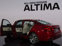 Nissan Altima thế hệ mới: Thiết kế mới mẻ, công nghệ hiện đại