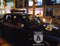 [ẢNH] Điều 'lạ', thú vị tại chốt 141 trong đêm người Hà Nội ăn mừng chiến thắng trước UAE