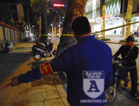 [ẢNH] Điều 'lạ', thú vị tại chốt 141 trong đêm người Hà Nội ăn mừng chiến thắng trước UAE