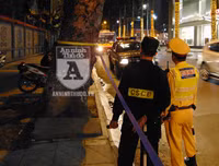 [ẢNH] Điều 'lạ', thú vị tại chốt 141 trong đêm người Hà Nội ăn mừng chiến thắng trước UAE