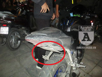 [ẢNH] Điều 'lạ', thú vị tại chốt 141 trong đêm người Hà Nội ăn mừng chiến thắng trước UAE