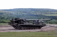 [ẢNH] Sau T-72B và Pantsir-S1, đến lượt pháo tự hành 2S7 Pion Nga đổ lật nhào khi hành quân