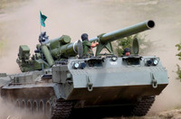 [ẢNH] Sau T-72B và Pantsir-S1, đến lượt pháo tự hành 2S7 Pion Nga đổ lật nhào khi hành quân