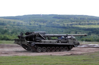 [ẢNH] Sau T-72B và Pantsir-S1, đến lượt pháo tự hành 2S7 Pion Nga đổ lật nhào khi hành quân