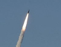 [ẢNH] Từ lòng đại dương, Mỹ thử siêu tên lửa hạt nhân với nâng cấp đáng sợ